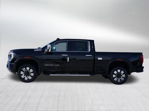 New 2026 GMC Sierra 2500 Denali w/ Denali Reserve Package image 2