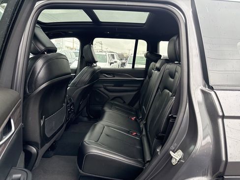 Certified 2024 Jeep Grand Cherokee Limited image 25