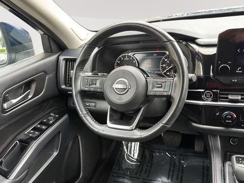 Used 2023 Nissan Pathfinder SL w/ SL Premium Package AWD/4WD image 12