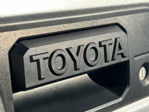 Certified 2023 Toyota Tacoma TRD Off-Road image 7