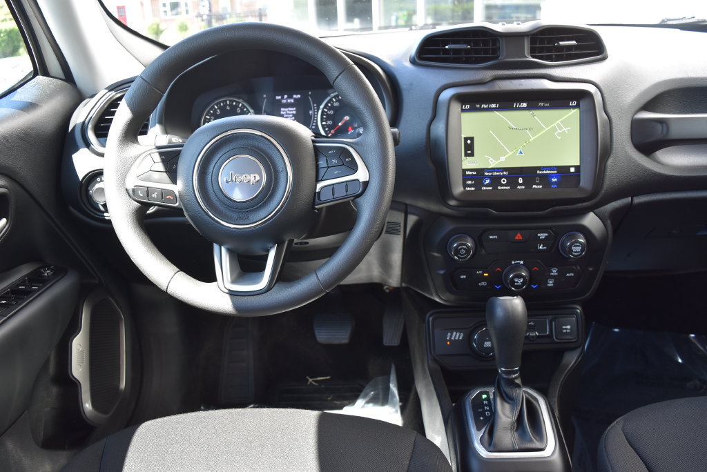 Used 2023 Jeep Renegade Latitude AWD/4WD image 11