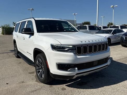Used 2024 Jeep Wagoneer L Series II w/ Flexible Seating Group AWD/4WD image 7