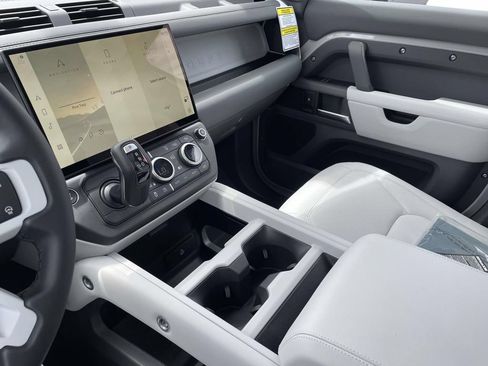 New 2026 Land Rover Defender 110 X-Dynamic SE AWD/4WD image 30