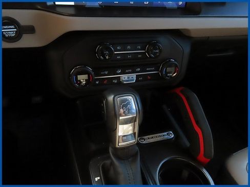 Used 2023 Ford Bronco Wildtrak image 16