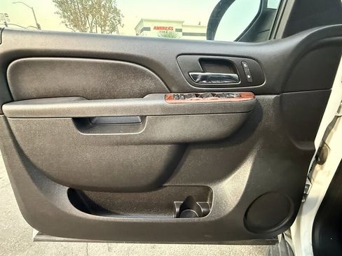 Used 2013 Chevrolet Tahoe LT image 20