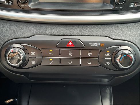 Used 2019 Kia Sorento L FWD image 33