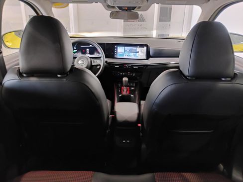 Used 2025 Nissan Kicks SR w/ Illumination Package image 76