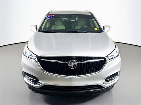 Used 2021 Buick Enclave Essence w/ Sound and Sites Package image 2