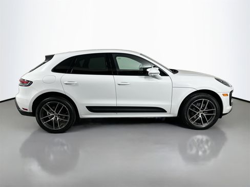 Certified 2023 Porsche Macan image 8