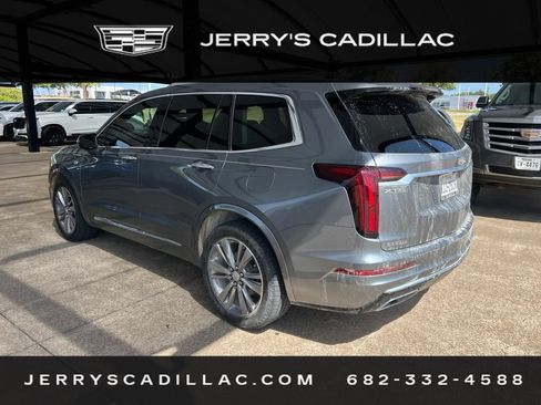 Used 2022 Cadillac XT6 Premium Luxury FWD image 5