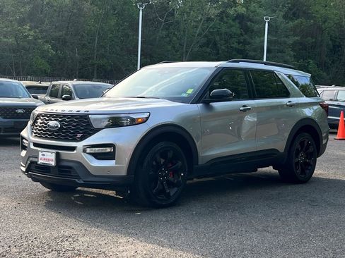 Used 2024 Ford Explorer ST w/ Equipment Group 401A AWD/4WD image 3