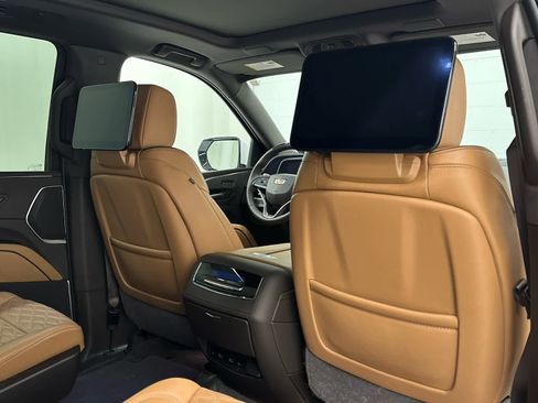 Used 2024 Cadillac Escalade ESV Sport w/ LPO, ONYX Package image 21