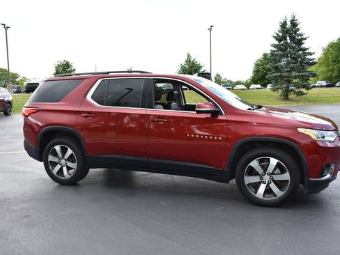 Used 2020 Chevrolet Traverse LT w/ LT Premium Package AWD/4WD image 4