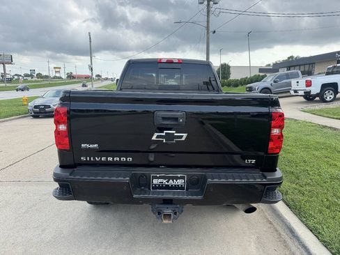 Used 2019 Chevrolet Silverado 2500 LTZ w/ Midnight Edition AWD/4WD image 4
