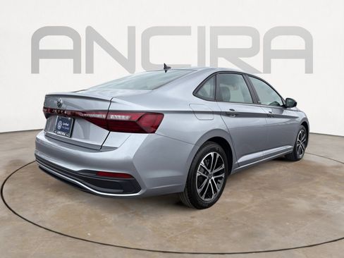 Used 2025 Volkswagen Jetta Sport image 10