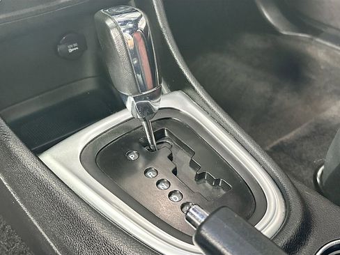 Used 2011 Dodge Avenger Heat image 15