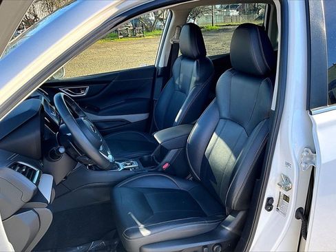 Used 2022 Subaru Forester Limited w/ Popular Package #3 image 9