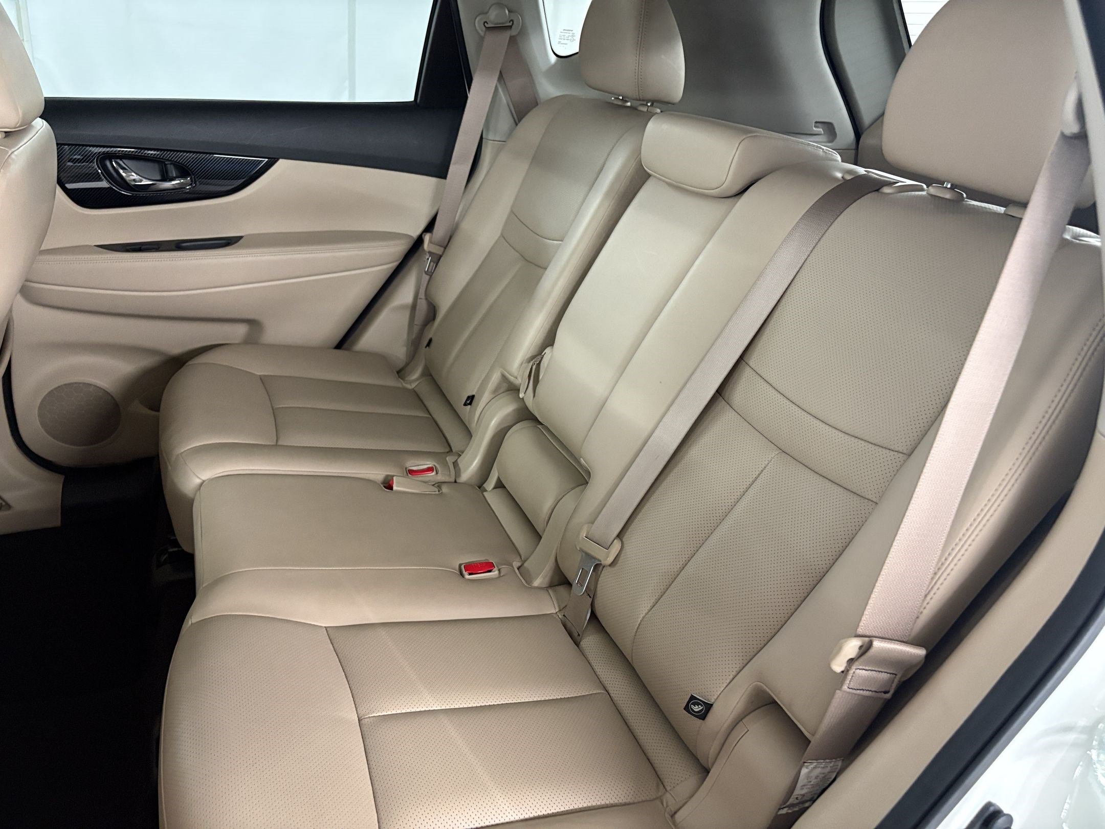 Used 2017 Nissan Rogue SL w/ SL Premium Package FWD image 23
