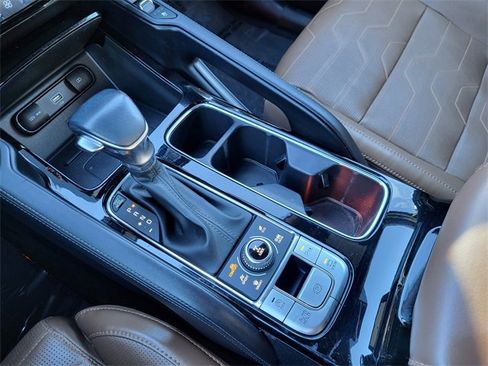 Used 2022 Kia Telluride SX w/ SX Prestige Package image 15