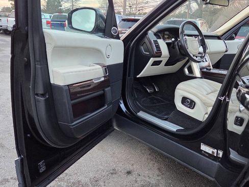 Used 2016 Land Rover Range Rover Supercharged image 25