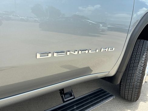 Used 2026 GMC Sierra 3500 Denali Ultimate AWD/4WD image 12