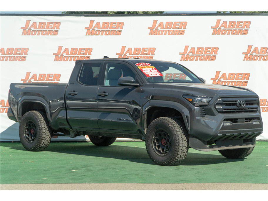 Used 2025 Toyota Tacoma SR5 RWD image 1