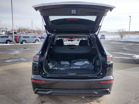 New 2026 Mitsubishi Outlander ES image 16