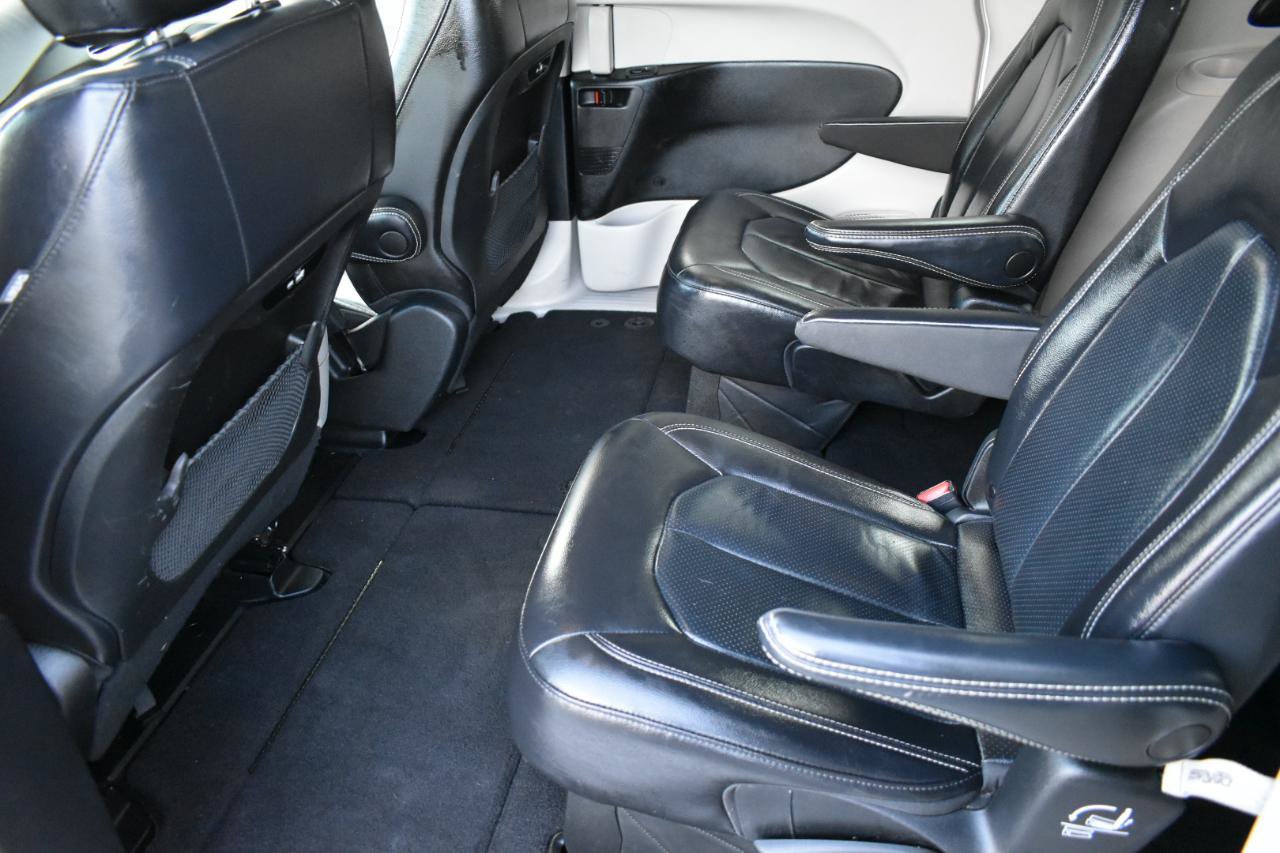 Used 2022 Chrysler Pacifica Touring-L FWD image 25