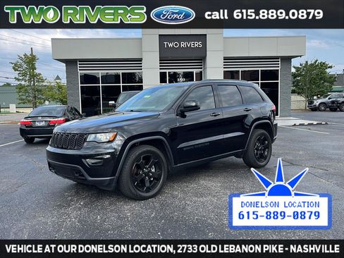Used 2018 Jeep Grand Cherokee Laredo AWD/4WD image 1