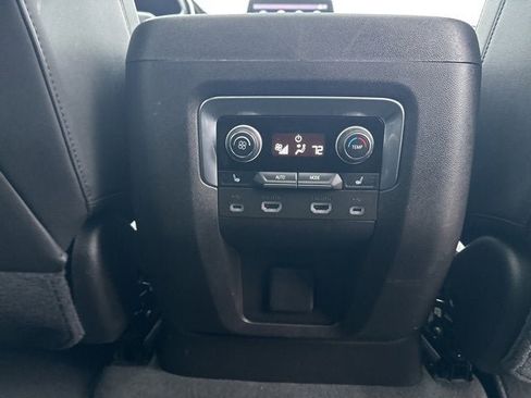 Used 2021 Chevrolet Suburban Premier w/ Premium Package image 17