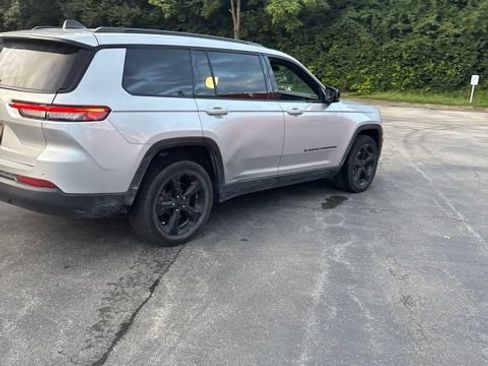 Used 2021 Jeep Grand Cherokee L Laredo AWD/4WD image 7