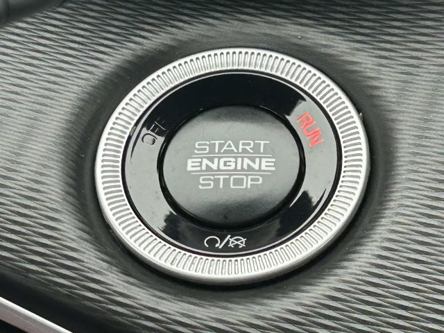 Used 2025 Jeep Grand Cherokee L Altitude RWD image 28