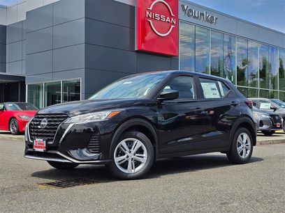 New 2025 Nissan Kicks Play S