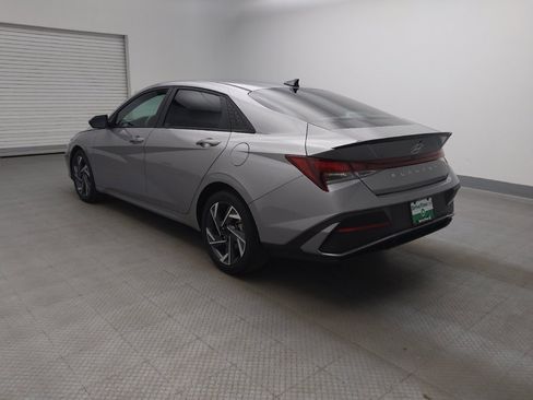 Used 2025 Hyundai Elantra Sport FWD image 5