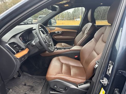 Certified 2023 Volvo XC90 B6 Plus w/ Protection Package Premier image 11