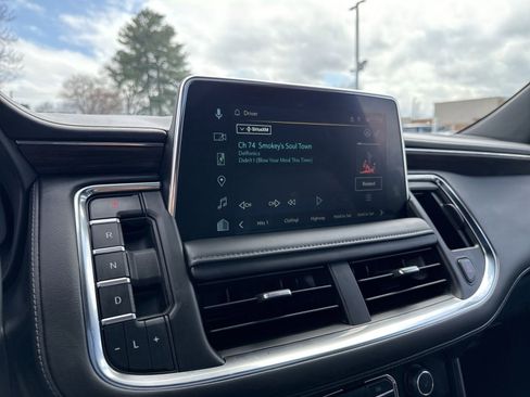 Used 2023 Chevrolet Suburban LT w/ LT Signature Package image 18