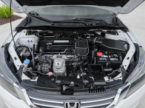 Used 2015 Honda Accord Sport image 42