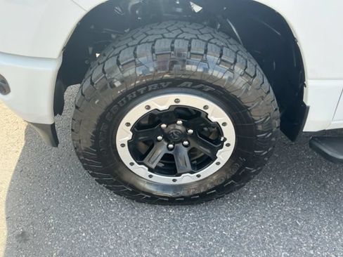 Used 2020 RAM 1500 Big Horn AWD/4WD image 11