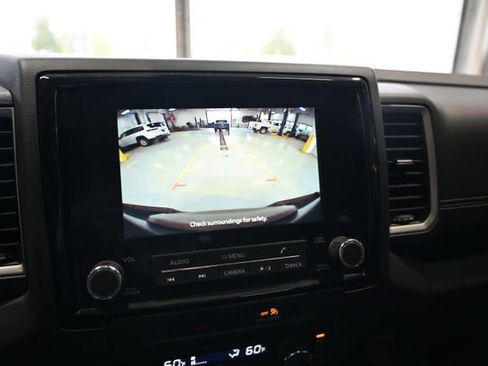 Used 2023 Nissan Frontier SV w/ SV Premium Package image 17