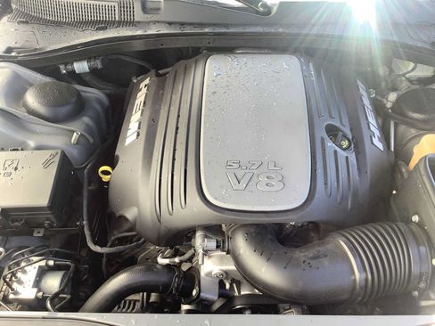 Used 2017 Dodge Charger R/T RWD image 9