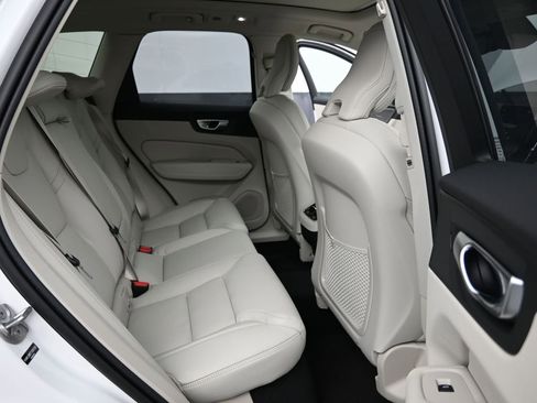 New 2026 Volvo XC60 B5 Ultra w/ Climate Package AWD/4WD image 17