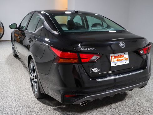 Used 2021 Nissan Altima 2.5 SR w/ SR Premium Package FWD image 9