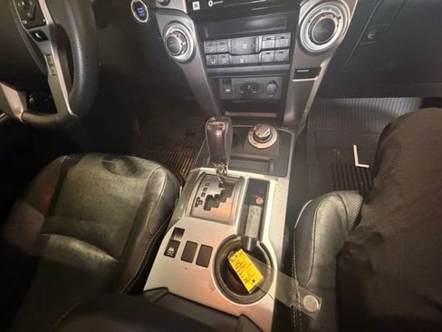 Used 2022 Toyota 4Runner Limited AWD/4WD image 13