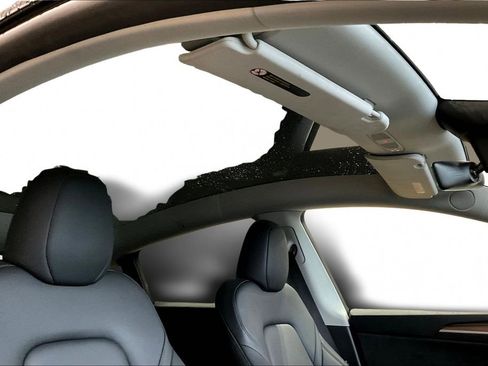 Used 2024 Tesla Model Y 2WD image 26