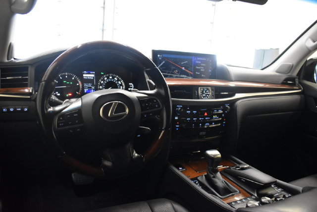 Used 2021 Lexus LX 570 4WD w/ Luxury Package image 22