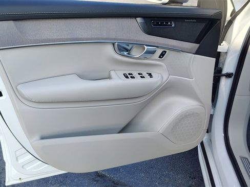 New 2026 Volvo XC90 B6 Ultra image 8