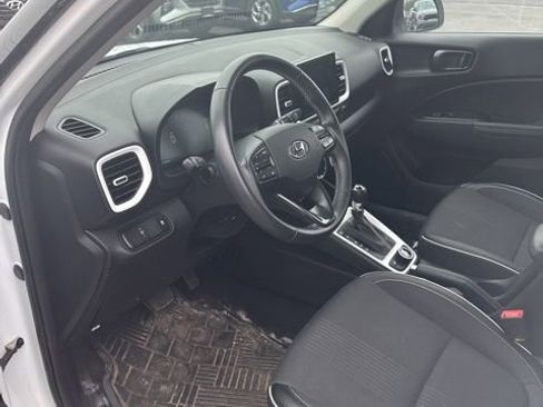 Used 2023 Hyundai Venue Limited w/ Cargo Package image 9