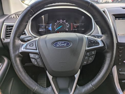 Used 2018 Ford Edge Titanium w/ Equipment Group 302A AWD/4WD image 27