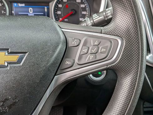 Used 2020 Chevrolet Equinox LT FWD image 21