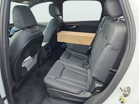 New 2025 Audi Q7 3.0T Premium Plus image 23